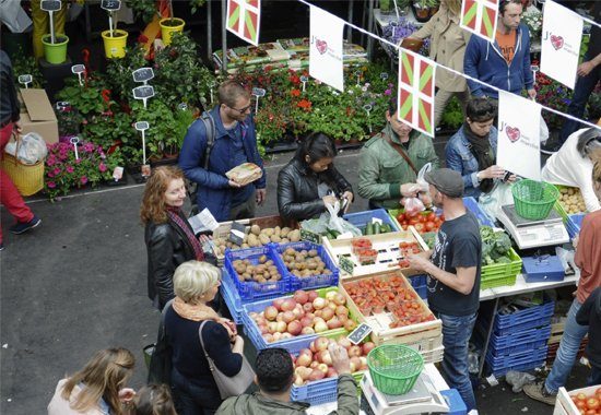 une matinee pleine de saveurs au marche des capucins 5