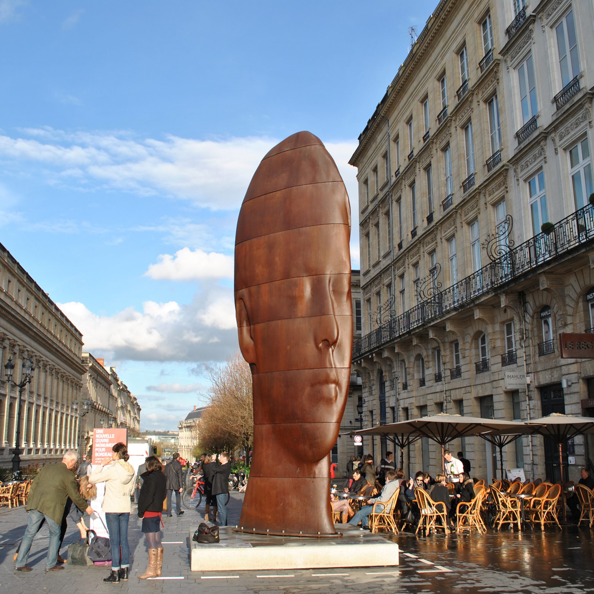 Connaissezvous ces statues surprenantes de Bordeaux
