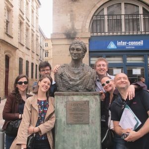 Participants à une activité de team building dans Bordeaux