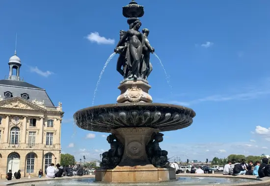 place de la bourse fontaine des trois graces bordeaux 1