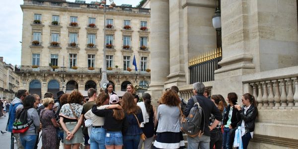 Découverte de Bordeaux pendant une activité de groupe