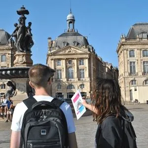 Groupe étudiant réalisant Mission Bordeaux