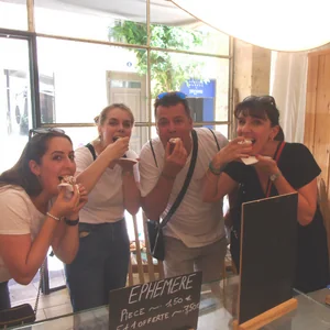 Équipe pendant une dégustation du défi gourmand