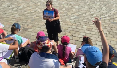 Visite pédagogique des Bassins à flot pour une classe primaire