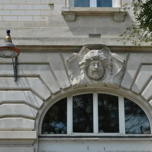 Étudiants participant à une mission secrète à Bordeaux